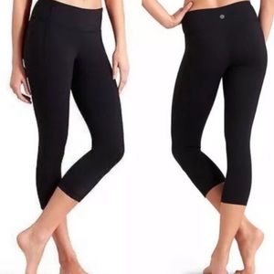 Athleta Revelation Capri Legging